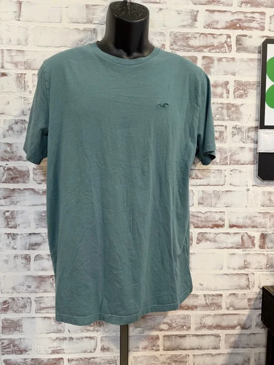 Hollister Men's Short Sleeve Tee bundle - Teal & Black Floral large - Picture 3 of 5